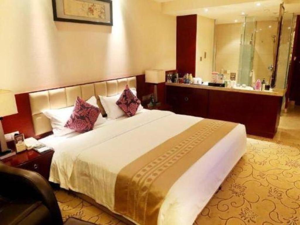 Chengdu Yinsheng International Hotel Supoqiao Exterior photo