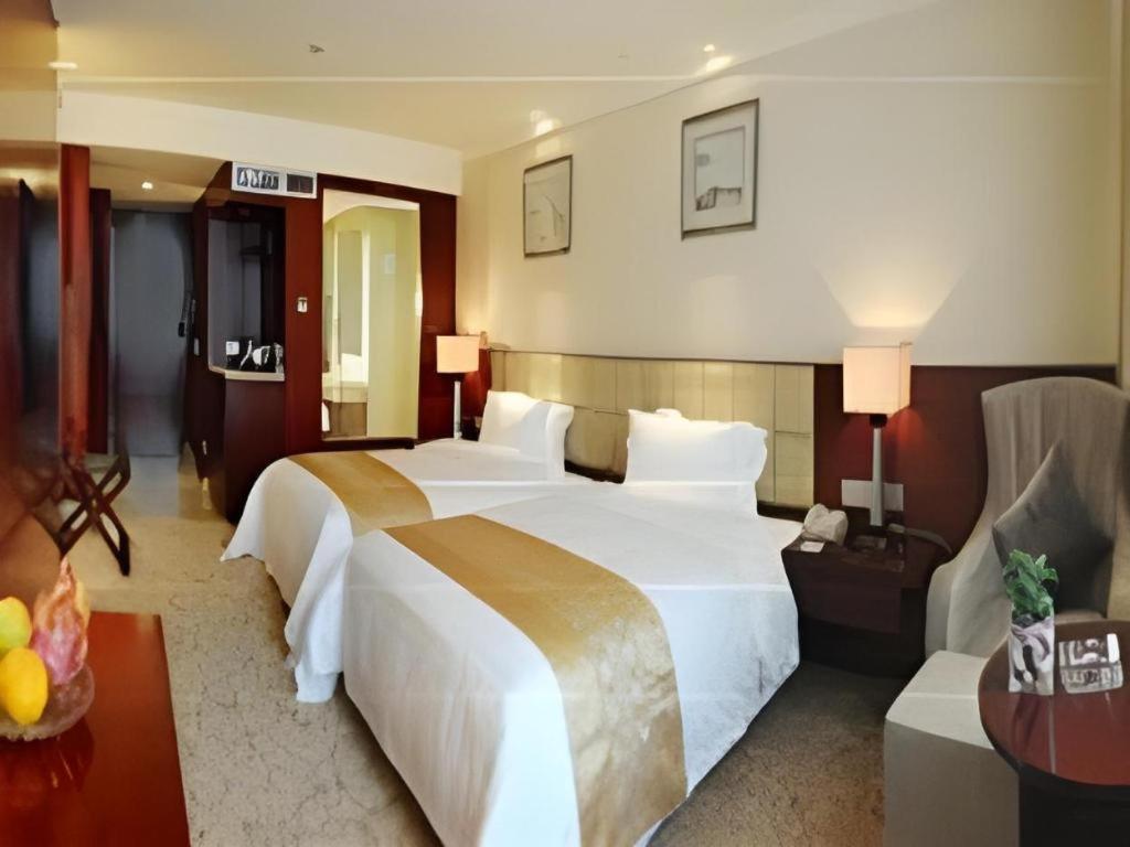 Chengdu Yinsheng International Hotel Supoqiao Exterior photo